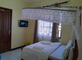 Solomon Village Lodge, hotel u gradu 'Nzinge'