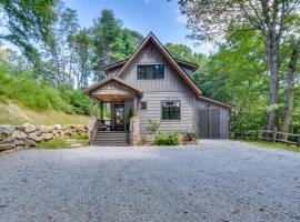 Screened Porch + Yard: Mountain Home By Hiking!, hotel u gradu Glenville