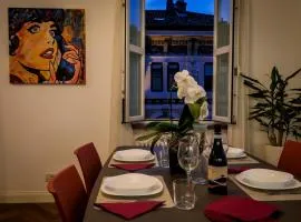 Centro Storico in Piazza Unità Moderno WiFi AC Casa Vacanze Trieste