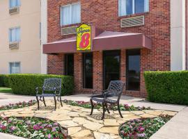 Super 8 by Wyndham Grapevine/DFW Airport Northwest, hotel a Grapevine