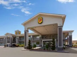 Super 8 by Wyndham Prattville Montgomery