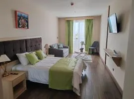 Hotel Puerto Limón CR