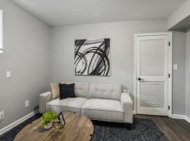 Galloway 113 I Spacious Garden Style Retreat, Hotel in New Castle