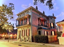 French Quarter Lanaux Mansion Bed and Breakfast, bed and breakfast i New Orleans
