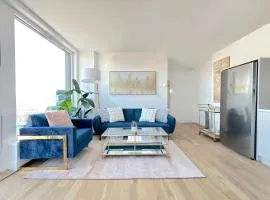 Modern One Bedroom - Large Private Terrace - Luxury Building - Williamsburg