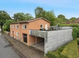 Stunning Apartment In Kjellerup