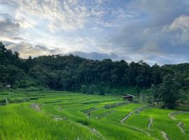 Chibacall ชิบะคอล Karen Mountains Hideaway Homestay, hotel di Chiang Mai