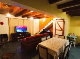 Cabaña cerca del lago y supermercados mayoristas., hotel a San Carlos de Bariloche