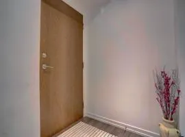 Wonderland Apartment in Vaughan