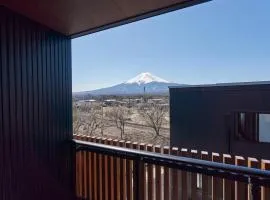 11 E Sports Resort Club 1
