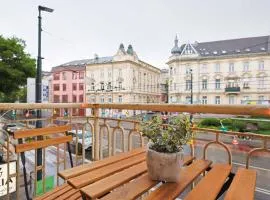 Charming Old Town Family Retreat