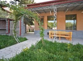 Jrvezh Family House, hotel u gradu Jrvezh