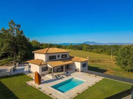 Villa Temelia by IstriaLux, hotel v destinaci Batlug