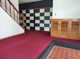 Guesthouse Naruto Ohenro ゲストハウス鳴門 おへんろ, ubytování v soukromí v destinaci Naruto