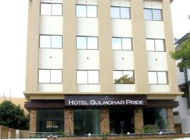 Hotel Gulmohar Pride, hotel a Ahmadnagar