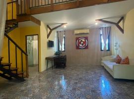 Baibon2 Homestay Thalang Phuket, hotel v destinaci Thalang