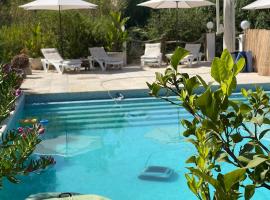 River Heart Lodges, camping em Co&iacute;n