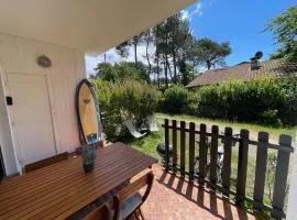 Appartement avec chambre, terrasse et jardinet proche plage, forêt pins, piste cyclable, lac