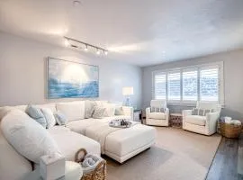 Peaceful Lakefront Beauty (D105)