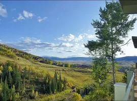 Heated Pool and Hot Tub, Ski In, Ski Out, Top Level Unit, -Remodeled Fall 2022-