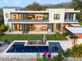 Near Punta Mita - Gorgeous Modern Villa, hotel in Higuera Blanca