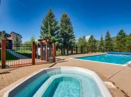 Private Washer & Dryer, Outdoor Pool and Hot Tub, Nicely Updated, Free Bus Route