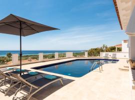 Villa Atalis, hotel em Son Bou
