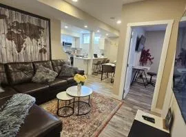 Luxury Basement Suite with 2 Bedrooms, 2 Queen Beds, Free Wi-Fi, and Free Parking