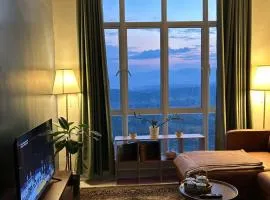 Lovely Luxury Hillview