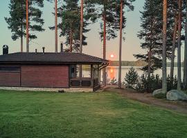 Villa Valkama with optional beach sauna + jacuzzi, hotel din Tahkovuori