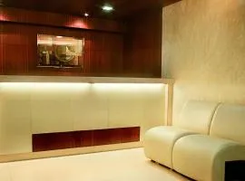Hotel Lucky Bandra