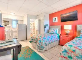 Tropic Terrace Suite #24 - Beachfront Resort