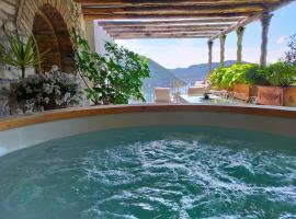 Il Monsignore - Finnish WoodenJacuzzi and Stunning Lake Views, hotel v destinaci Cernobbio