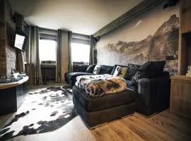 CASA LUMIRA Luxury apartment ski-in ski-out