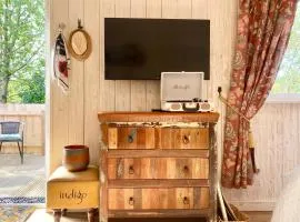 Robin Cabin with hot tub