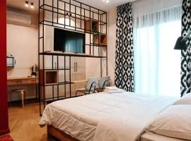 Four Stay Apartments Red Room