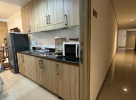 Staycation near Mall of Asia - Jhaniz, hotel a Manila