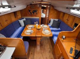 Velero Puma 32, hotel in Caleta de Sebo