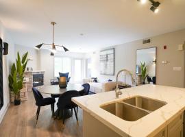 Luxury Jacuzzi Suite-Full Kitchen, ξενοδοχείο σε Shanty Bay