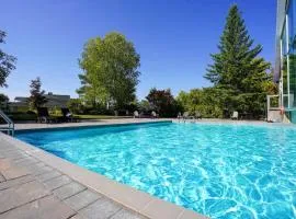 Fully Renovated At the Victoria-Carriage Hills