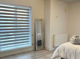 New Build, Ensuite room in Trim, hotel v destinaci Trim