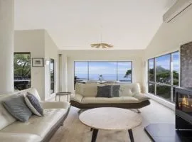 'Ocean Ridge at Killcare' by Accom Holidays