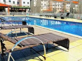 Apartamento sofisticado com piscina e vista privativa