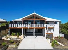 LakeView Retreat, 3x2, pet friendly, sleeps 8, 4WD & fishing