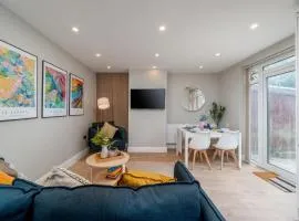 Edgeware Home 4 Bedroom House-Free Parking