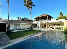 VILLA CELAVI 15, hotel en Kerobokan