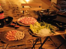At The Mountain Cottage, Tiny Home at Doichang with Hot tub Included Breakfast and Dinner, Tiny House in Ban Huai Khai