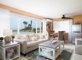 Tropic Terrace Resort #26 - Beach View Suite