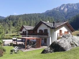 Albergo Chalet Abete Rosso, hotel v destinaci Castello Tesino