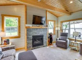 Lake Hubert Cabin with Private Deck and Boat Dock